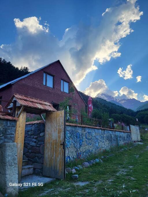 カズベギ Peak Houseヴィラ エクステリア 写真