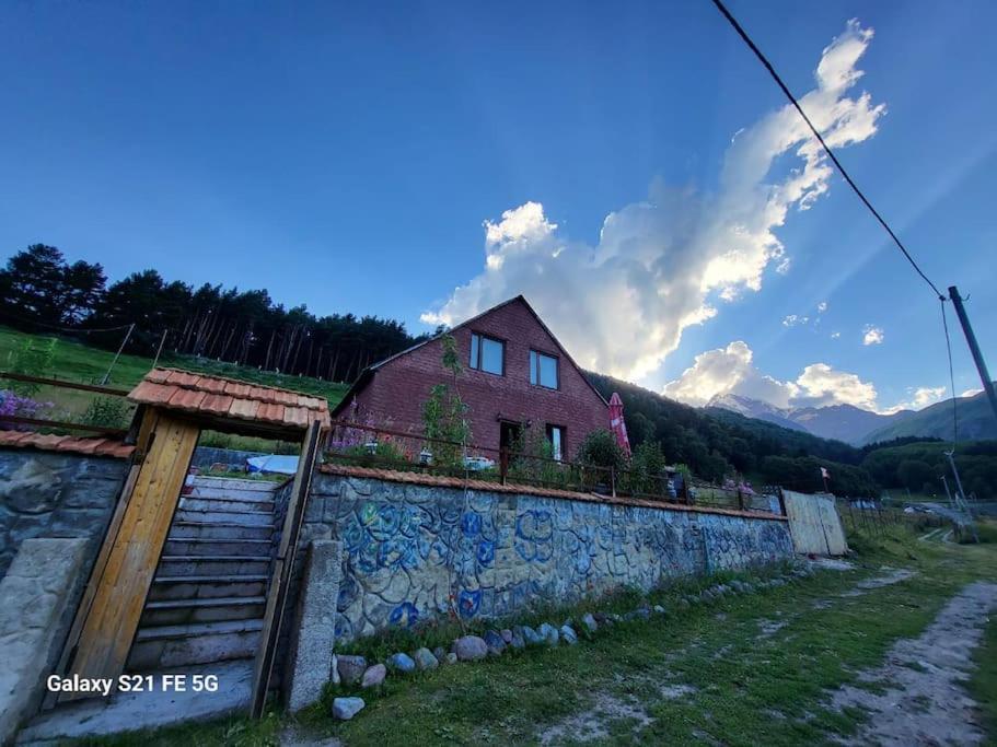 カズベギ Peak Houseヴィラ エクステリア 写真